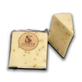 Сыр полутвердый молодой из овечьего молока  «Бребью де Д’ЖОРТАЙ» с пажитником 